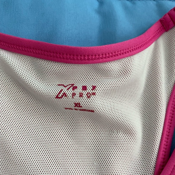 Tank top with integrated bra - Picture 3 of 3